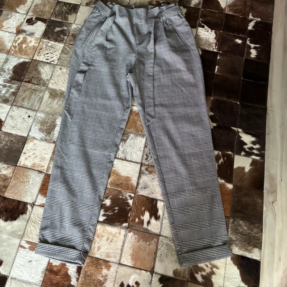 Zara women Black and White Plaid Pants
